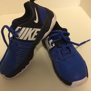 EUC Nike Tennis Shoes